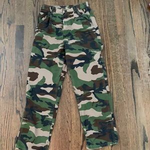 Brandy Melville Cargo camo jeans!